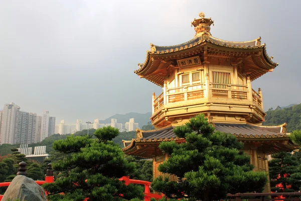 Bågbro i nan lian garden, hong kong. — Stockfoto