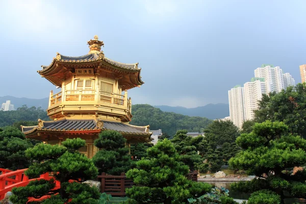 Puente del Arco en Nan Lian Garden, Hong Kong . —  Fotos de Stock