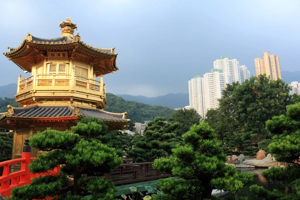 Puente del Arco en Nan Lian Garden, Hong Kong . —  Fotos de Stock