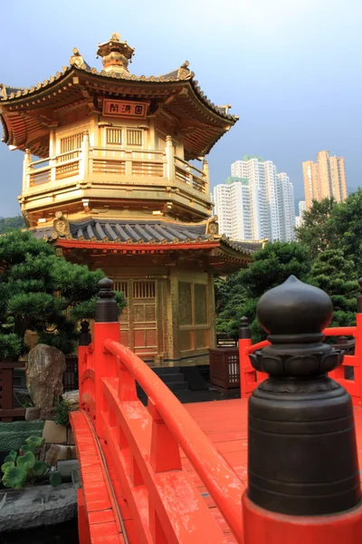 Bågbro i nan lian garden, hong kong. — Stockfoto