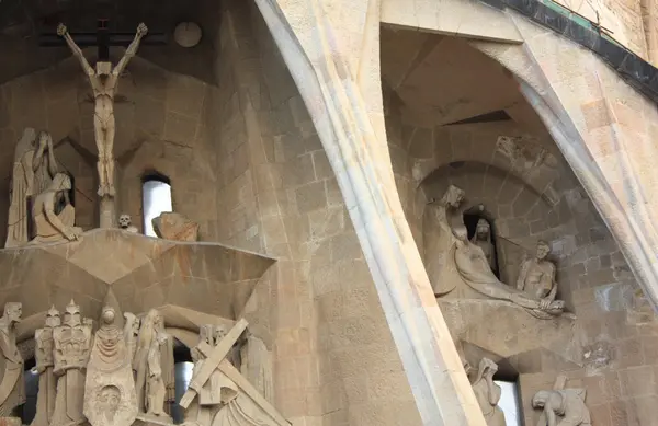 Famosa Sagrada Família em Barcelona, Espanha . — Fotografia de Stock