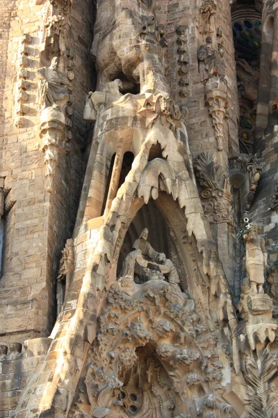 Slavná katedrála sagrada familia v Barceloně, Španělsko. — Stock fotografie