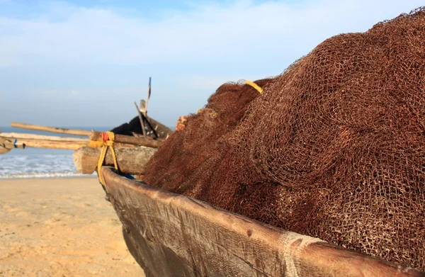 Traditionele vissersboot, goa, india. — Stockfoto