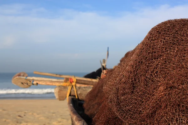 Traditionele vissersboot, goa, india. — Stockfoto