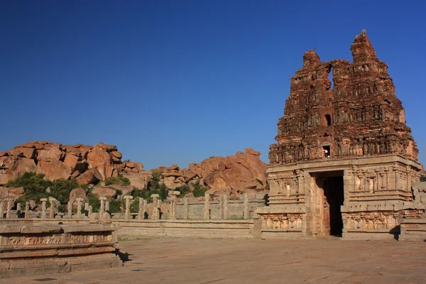 Vittala (Vitthala) temppeli Hampissa, Karnatakan osavaltiossa, Intiassa . — kuvapankkivalokuva