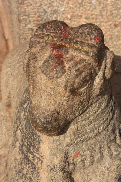 Dettaglio intaglio intaglio di esterno edificio in Hampi, India . — Foto Stock