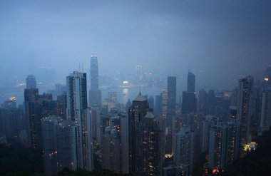 Geceleyin Hong Kong.