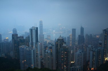 Geceleyin Hong Kong.