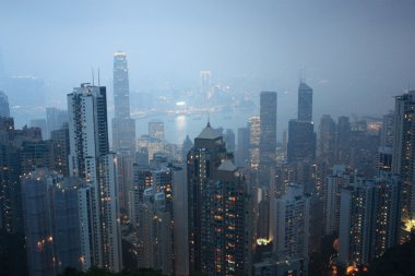 Geceleyin Hong Kong.