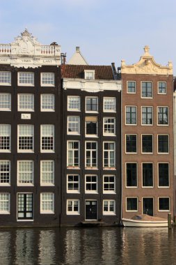 Amsterdam kanal evleri
