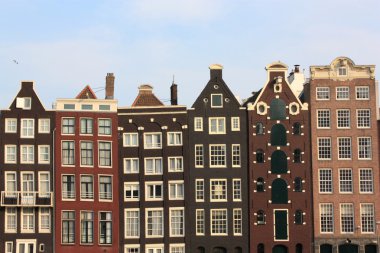 Amsterdam kanal evleri
