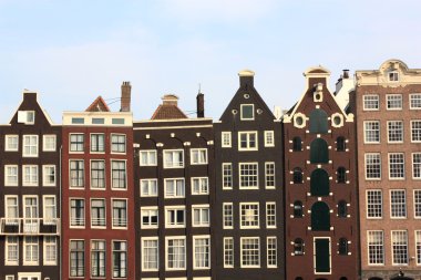 Amsterdam kanal evleri