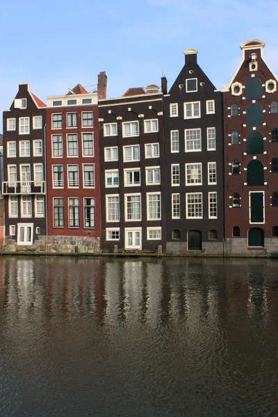 Case sul canale di Amsterdam — Foto Stock