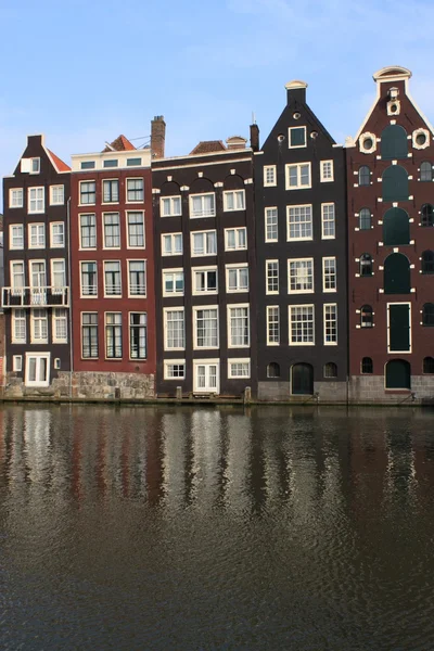 Case sul canale di Amsterdam — Foto Stock