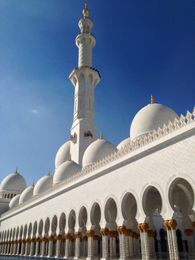 Abu Dabi 'deki Şeyh Zayed camii.