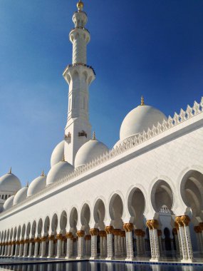 Abu Dabi 'deki Şeyh Zayed camii.