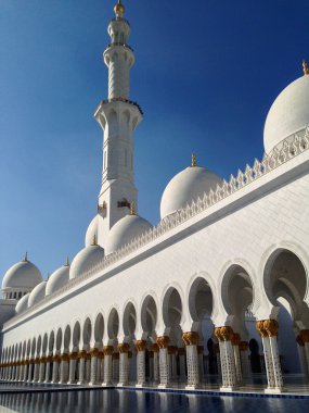Abu Dabi 'deki Şeyh Zayed camii.