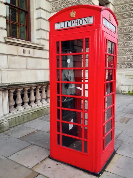 Red Telephone Booth, Big Ben and Houses of Parliament in London, UK. — Stock Photo, Image