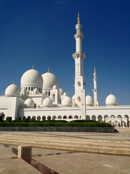 Abu Dabi 'deki Şeyh Zayed camii. Stok Resim