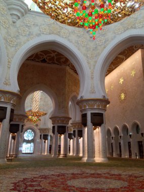 Abu Dabi 'deki Şeyh Zayed camii.