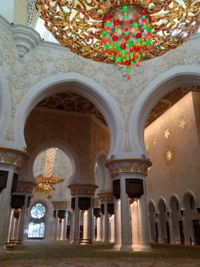 Abu Dabi 'deki Şeyh Zayed camii.