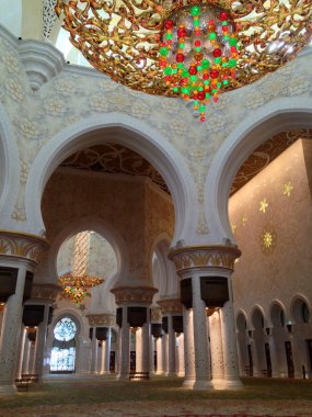 Abu Dabi 'deki Şeyh Zayed camii.