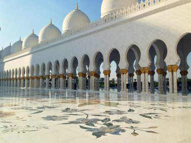 Abu Dabi 'deki Şeyh Zayed camii.