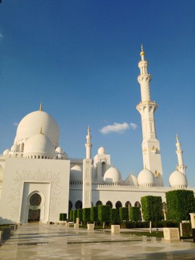Abu Dabi 'deki Şeyh Zayed camii.