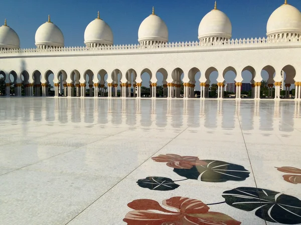 Sheikh Zayed Mosque in Abu Dhabi — Stock Photo, Image