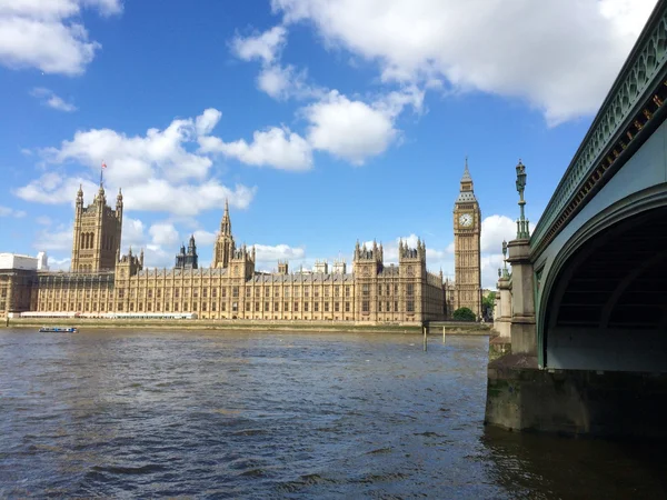 Velký ben a domy parlamentu v Londýně, uk. — Stock fotografie