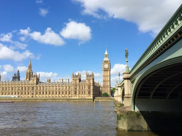 Ben besar dan rumah-rumah parlemen di london, uk. — Stok Foto