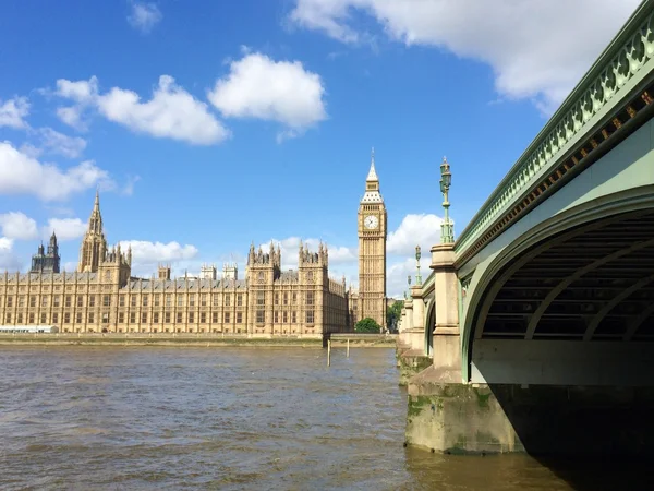 Big ben e casas do parlamento em London, uk. — Fotografia de Stock