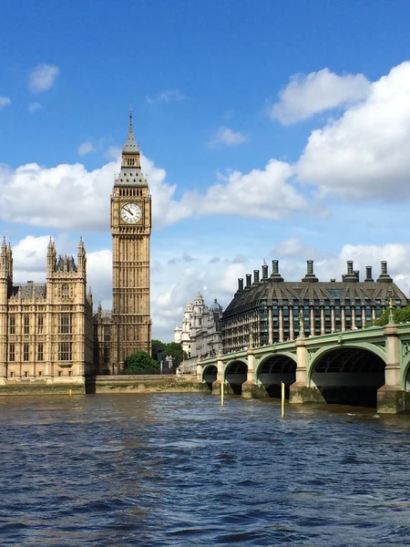 Big Ben und Parlamentsgebäude in London, Großbritannien. — Stockfoto