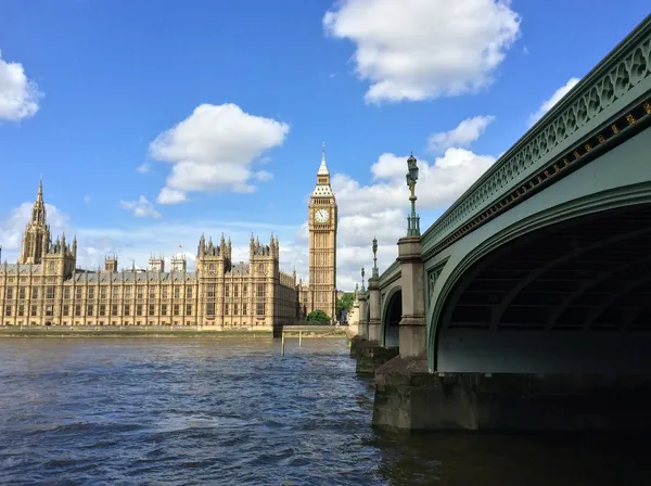 Gran ben y las casas del parlamento en Londres, Reino Unido. —  Fotos de Stock