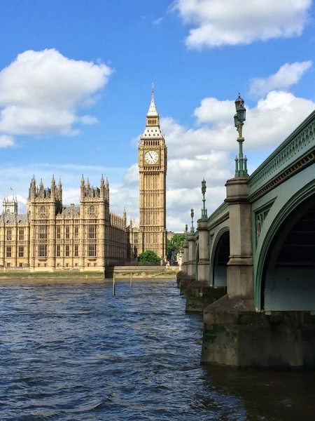 Big Ben und Parlamentsgebäude in London, Großbritannien. — Stockfoto