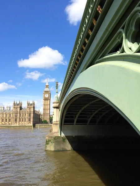 Grote ben en huizen van het parlement in Londen, Verenigd Koninkrijk. — Stockfoto