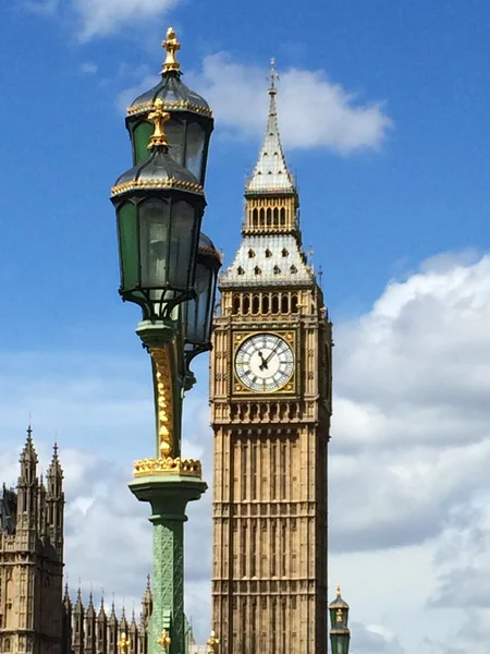 伦敦的大本营和议会大厦. — 图库照片
