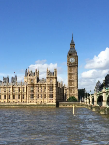 Big ben e casas do parlamento em London, uk. — Fotografia de Stock