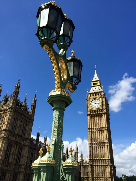 Gran ben y las casas del parlamento en Londres, Reino Unido. — Foto de Stock