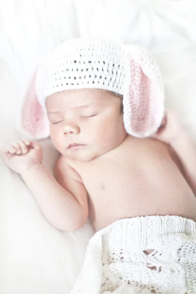 Boy baby girl right after delivery.Sweet baby girl portrait. Use the photo to represent life, parenting or childhood. Shallow focus. — Stock Photo, Image