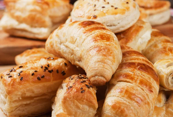 Croissant and other puff pastry — Stock Photo, Image