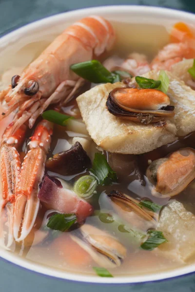 Sopa de mariscos y verduras — Foto de Stock