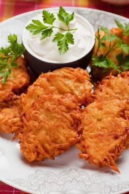 사 우 어 크림과 함께 latke, 감자 팬케이크