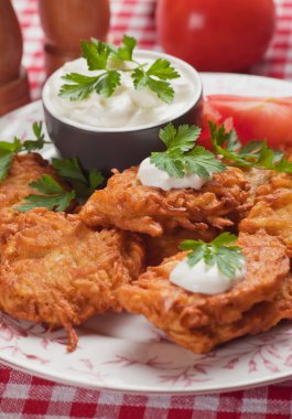 사 우 어 크림과 함께 latke, 감자 팬케이크