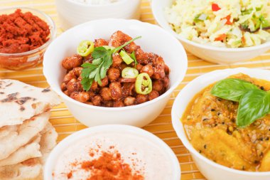 Chana masala baharatlı Asya nohut yemeği