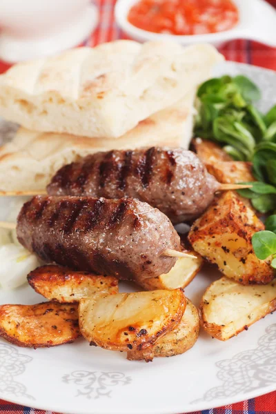 Kebab, gehakt vlees Spies — Stockfoto