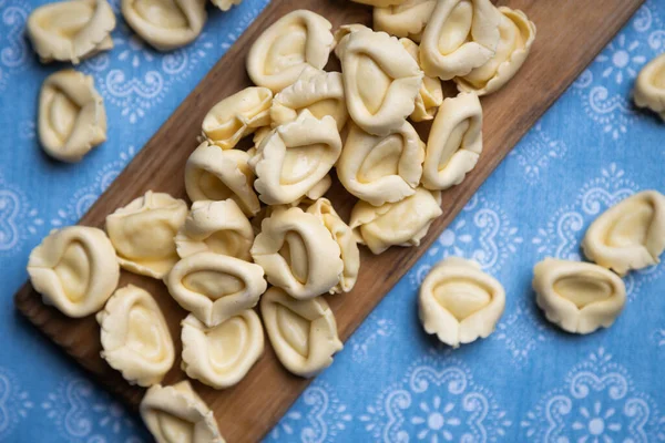 Raw Italian Tortellini Pasta Home Made Ready Gor Cooking — Stock Photo, Image