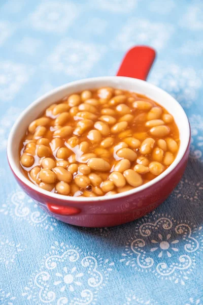 Bakade Bönor Klassisk Amerikansk Häftklammer Serveras Skillet — Stockfoto