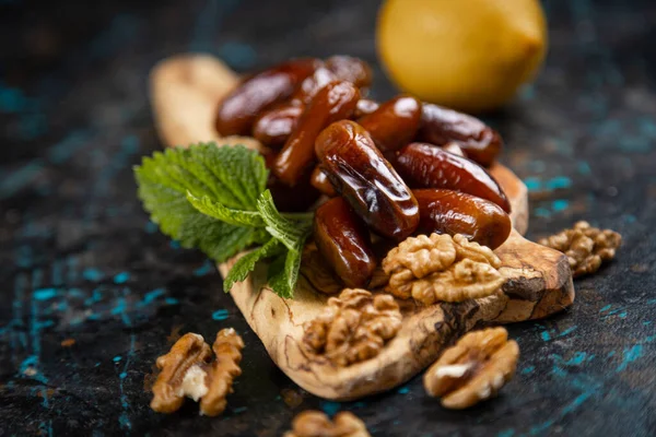 Świeże Owoce Słodkiej Daty Popularne Arabskie Bliskowschodnie Jedzenie — Zdjęcie stockowe