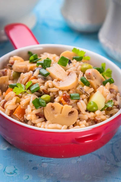 Risotto ya da mantar ve sebzeli pilav.